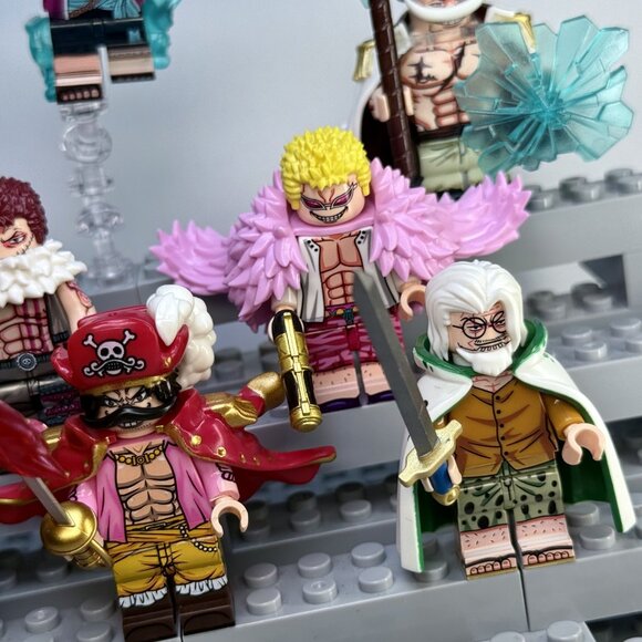 One Piece Custom Minifigure Set – Kaido, Roger, Whitebeard, Doflamingo(8pcs) - Picture 5 of 7